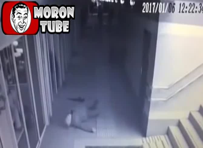 Video :Before killing himself, he attempts to kill his ex (public cautioned)